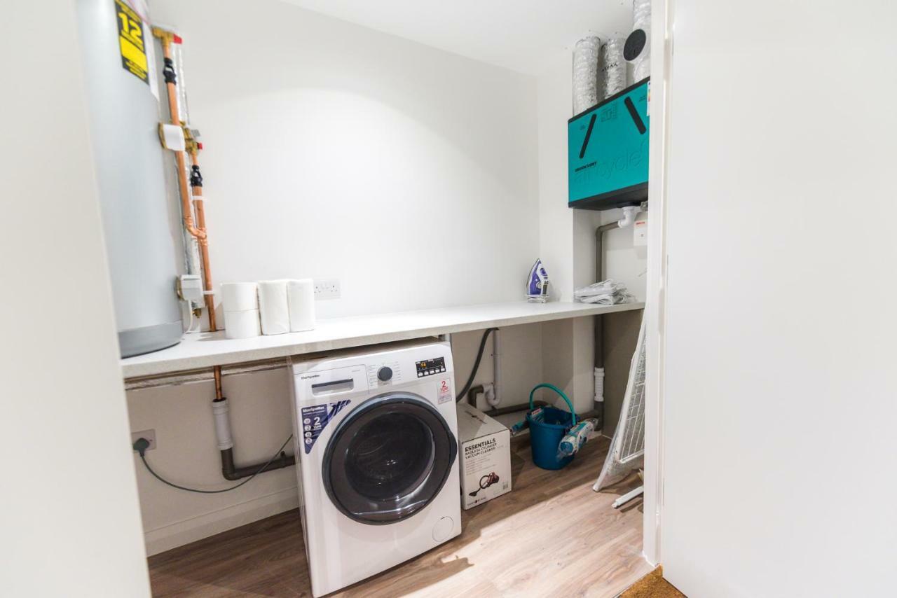 5 Star Brand New City Centre Apartment Belfast Eksteriør billede