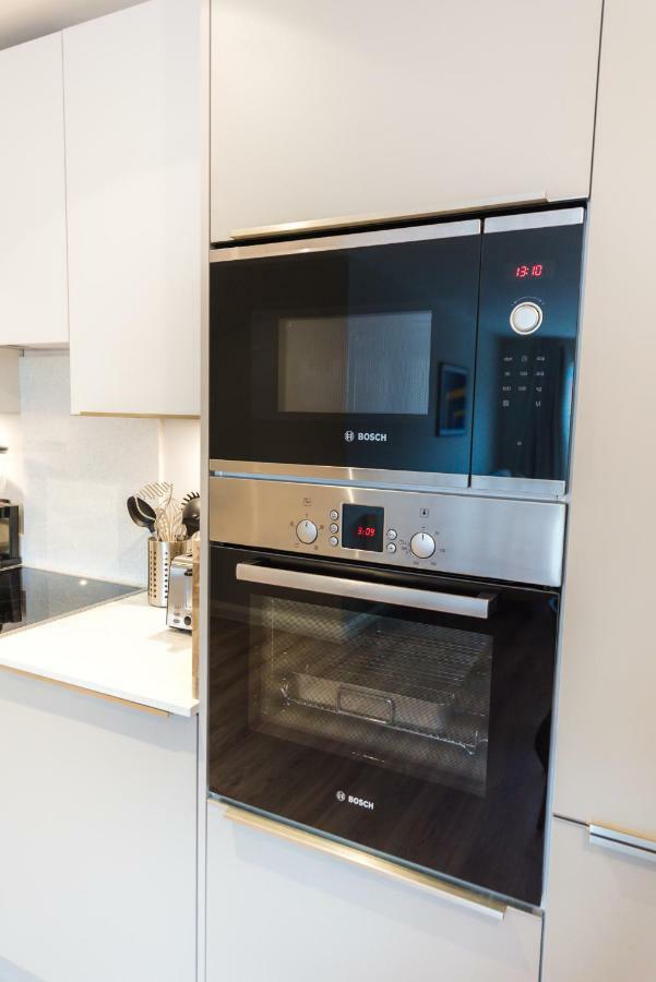 5 Star Brand New City Centre Apartment Belfast Eksteriør billede